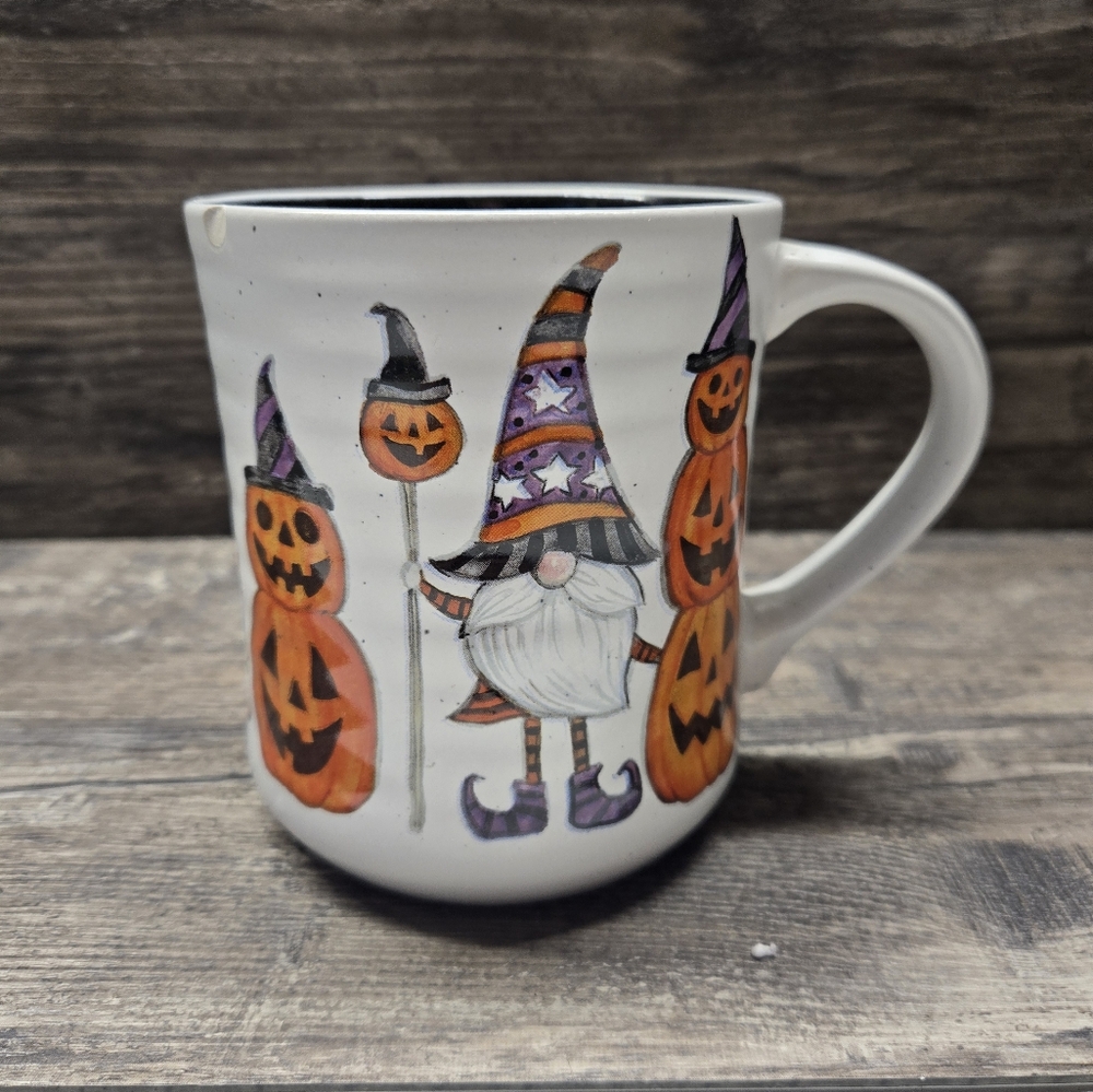 Large‎ Cobwebs & Cauldrons Halloween Gnomes Jack O'Lanterns Mug Chipped
